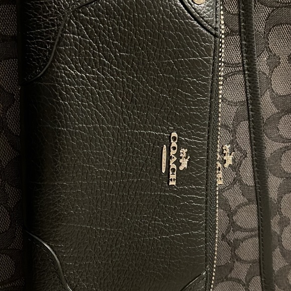 Coach - Picture 3 of 7